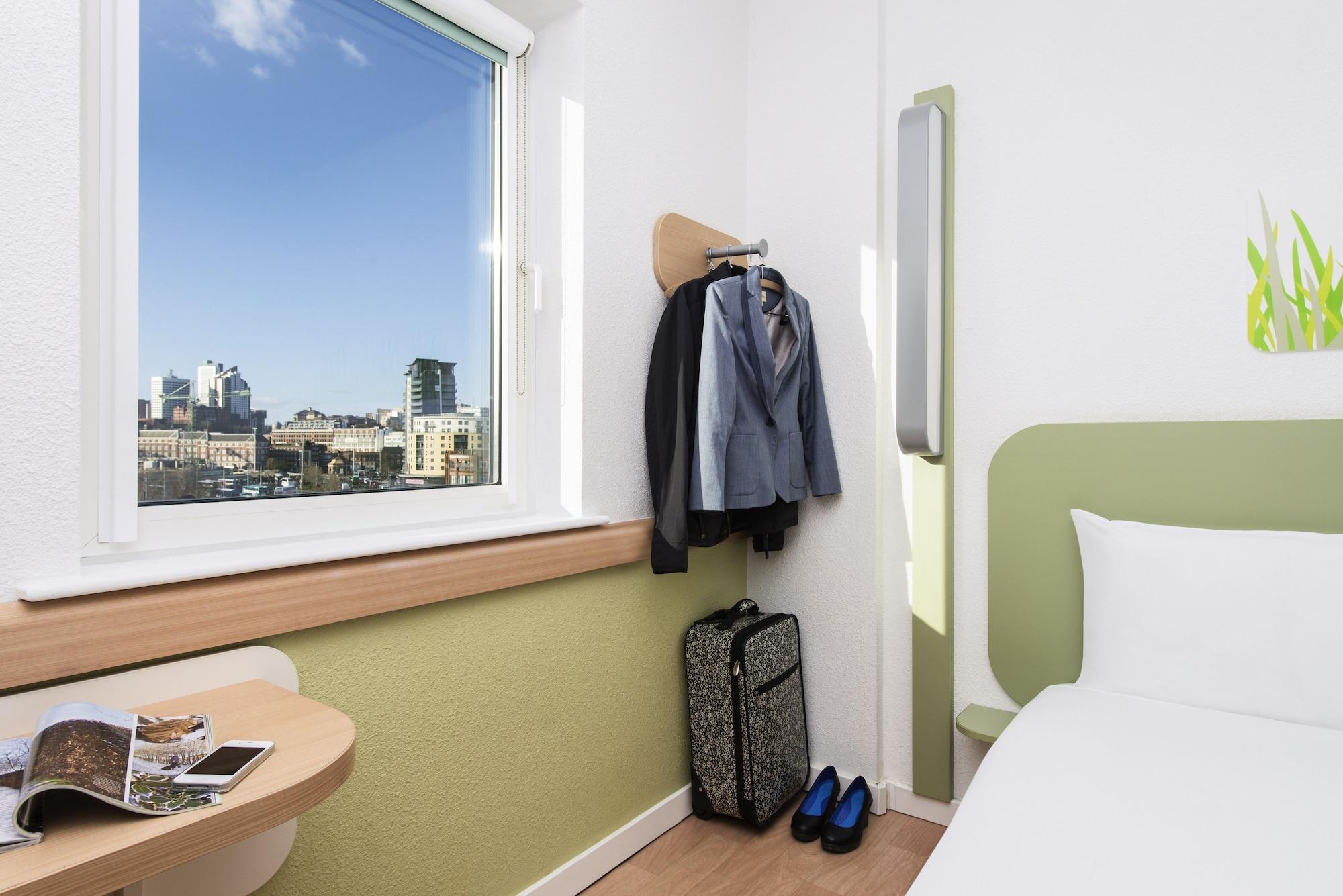 Ibis Budget Leeds Centre Crown Point Road Екстер'єр фото
